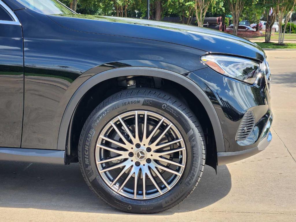 used 2025 Mercedes-Benz GLC 300 car, priced at $43,690