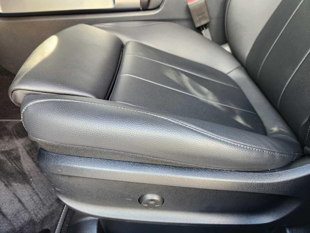 used 2023 Mercedes-Benz GLB 250 car, priced at $33,491