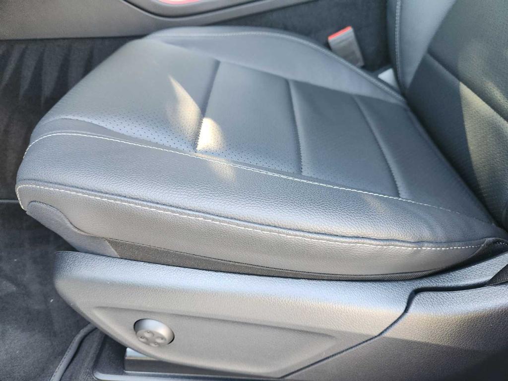 used 2025 Mercedes-Benz GLE 350 car, priced at $60,990
