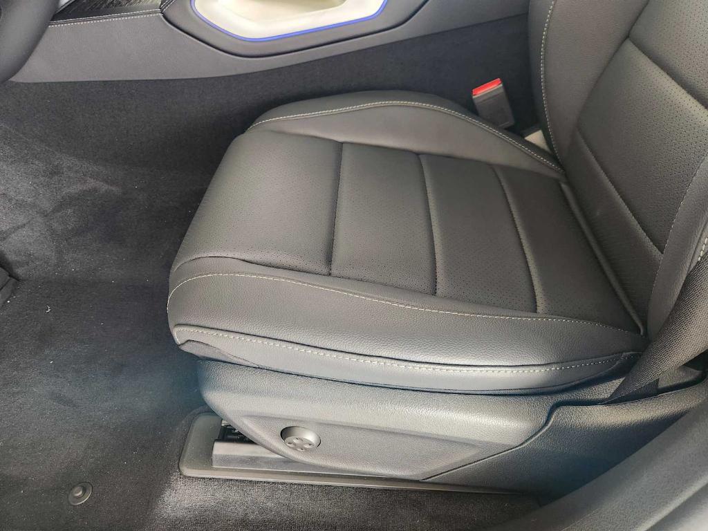 new 2025 Mercedes-Benz GLS 450 car, priced at $100,790