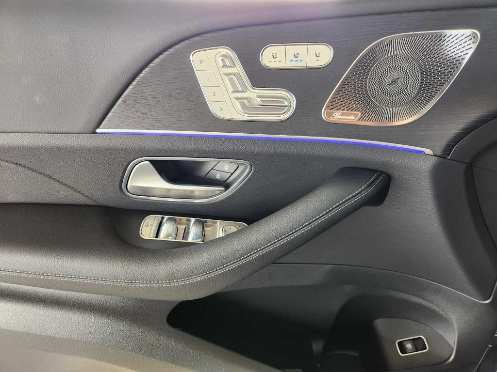 new 2025 Mercedes-Benz GLS 450 car, priced at $100,790