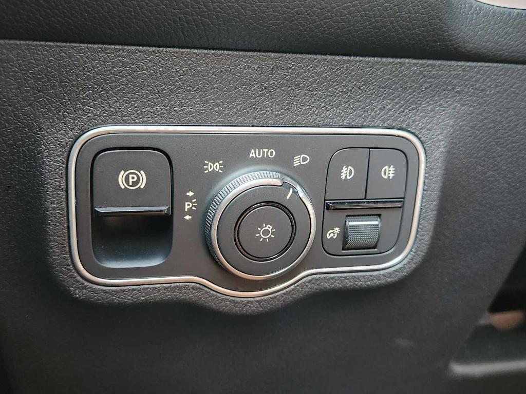 used 2025 Mercedes-Benz GLB 250 car, priced at $39,770