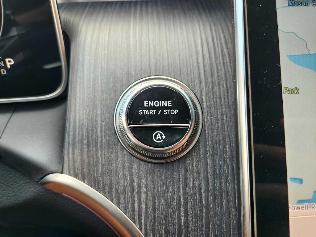 new 2025 Mercedes-Benz GLC 300 car, priced at $61,725