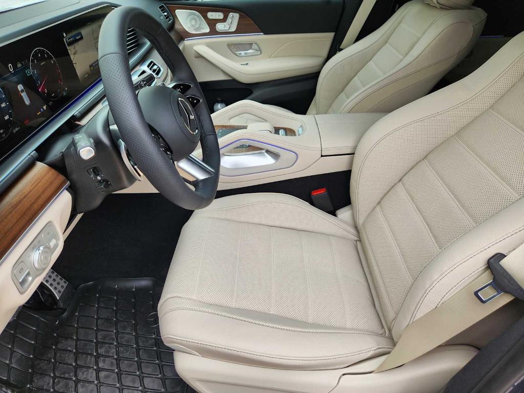 new 2025 Mercedes-Benz GLS 580 car, priced at $119,260