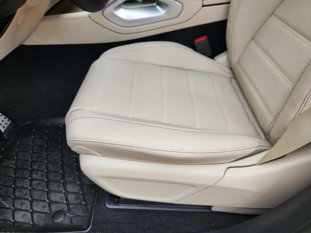 new 2025 Mercedes-Benz GLS 580 car, priced at $119,260