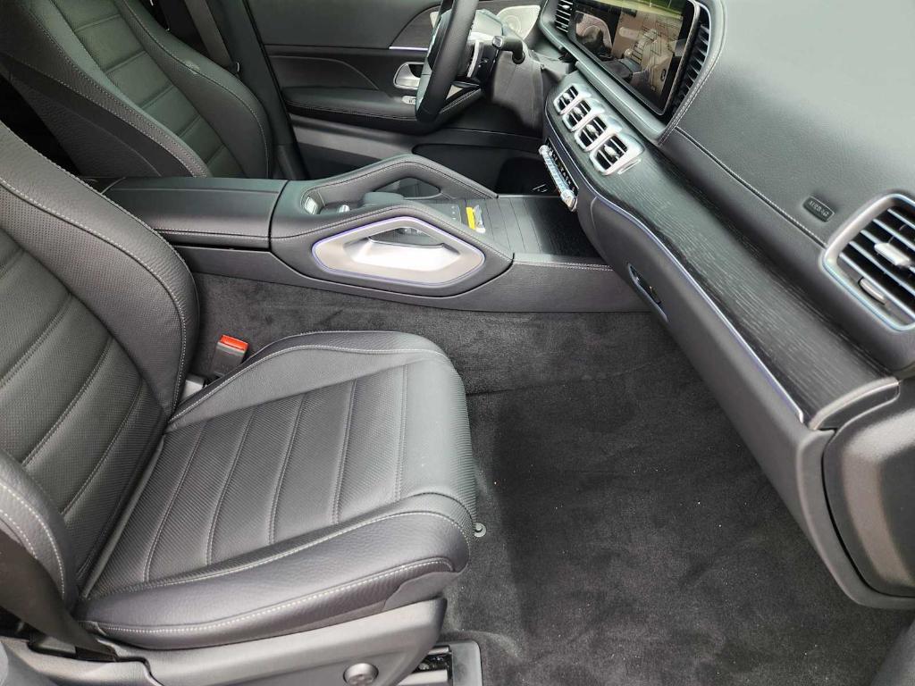 new 2025 Mercedes-Benz GLS 450 car, priced at $100,950