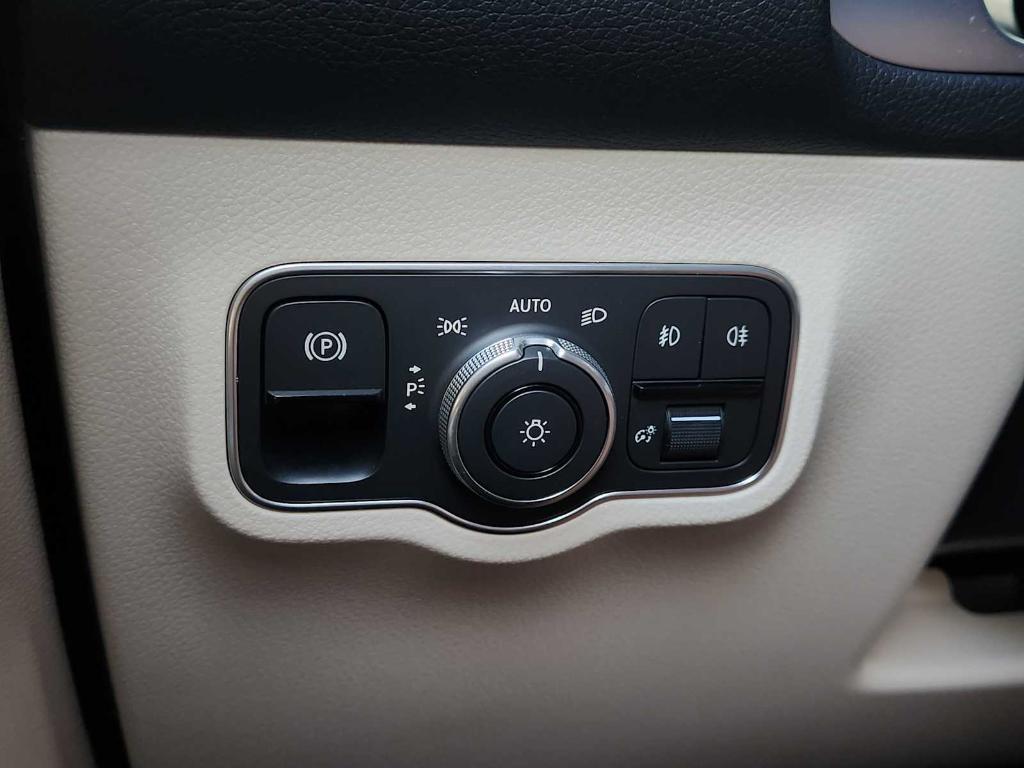 used 2025 Mercedes-Benz GLB 250 car, priced at $37,444