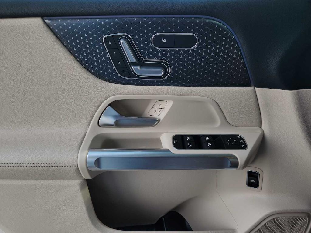 used 2025 Mercedes-Benz GLB 250 car, priced at $37,444