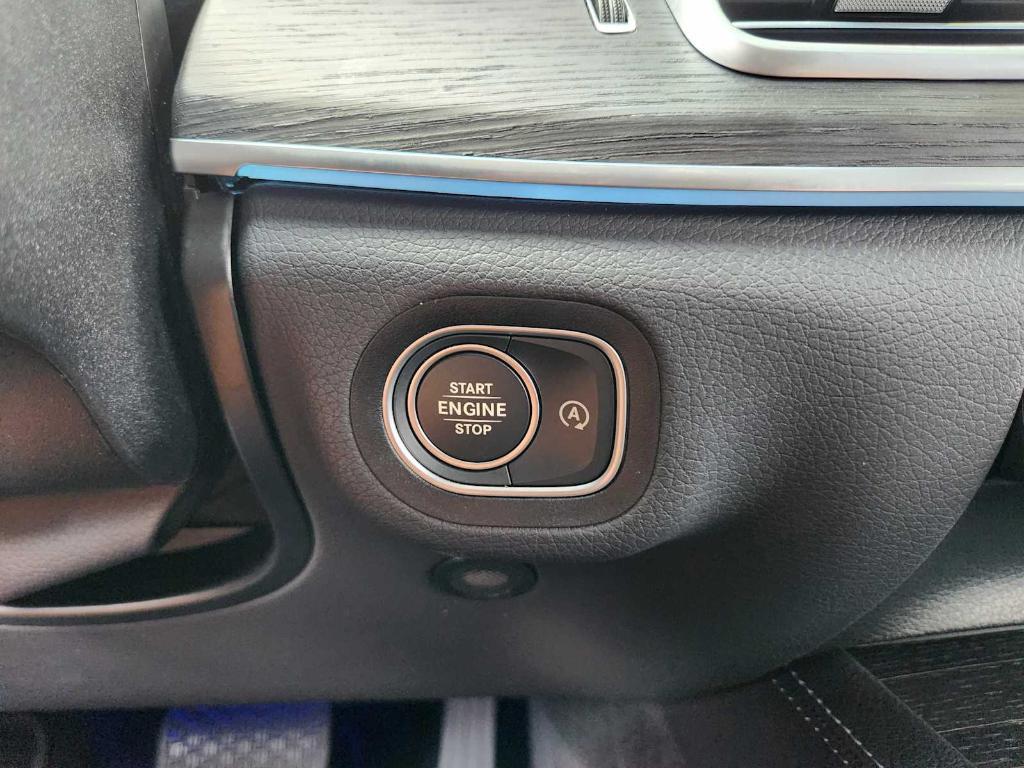 used 2025 Mercedes-Benz GLE 450 car, priced at $69,989