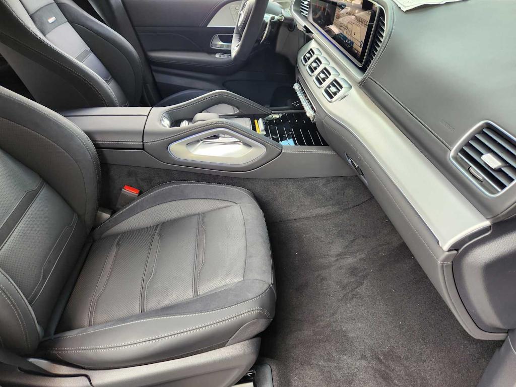 new 2025 Mercedes-Benz AMG GLS 63 car, priced at $152,535