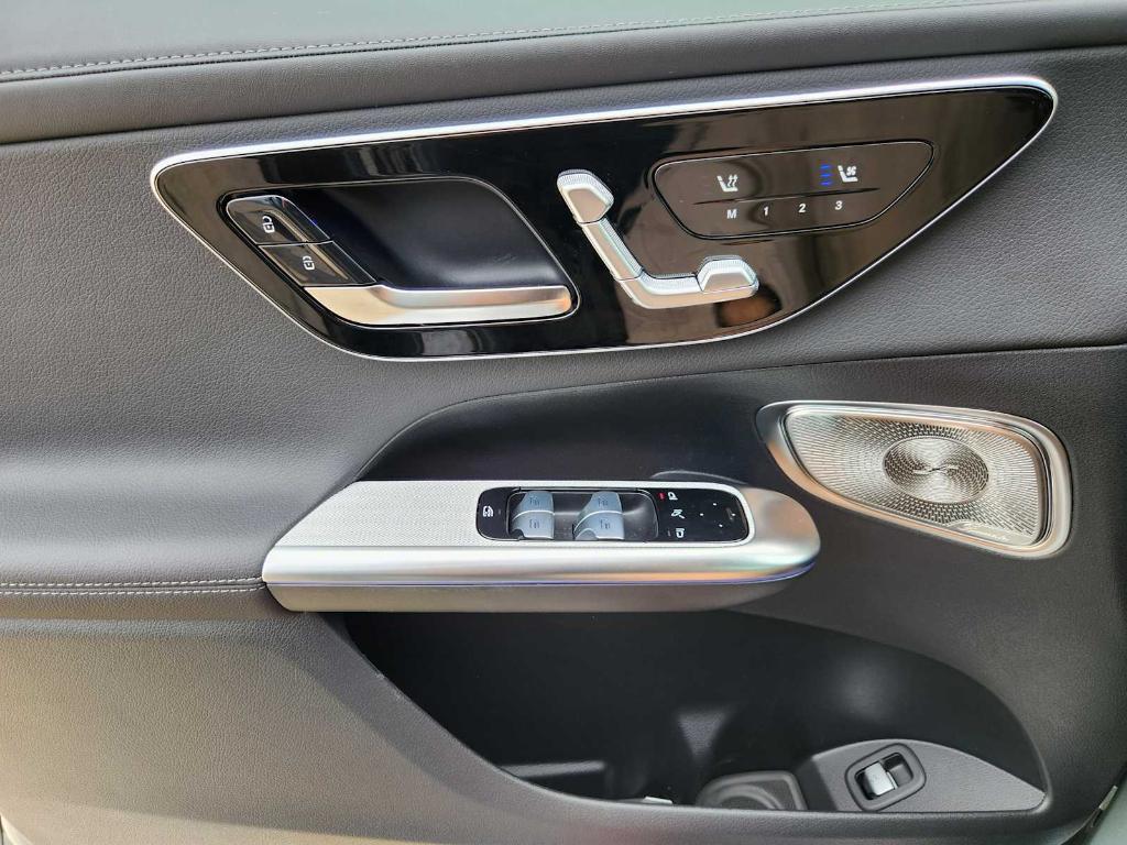 new 2025 Mercedes-Benz GLC 300 car, priced at $67,545