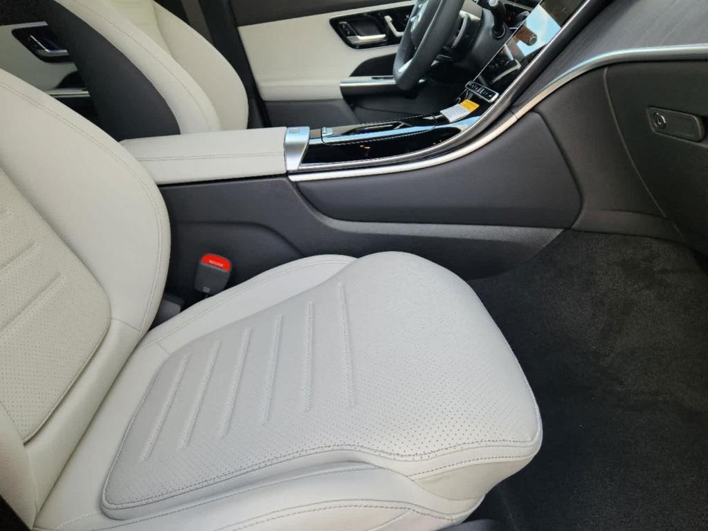 new 2025 Mercedes-Benz GLC 350e car, priced at $70,585