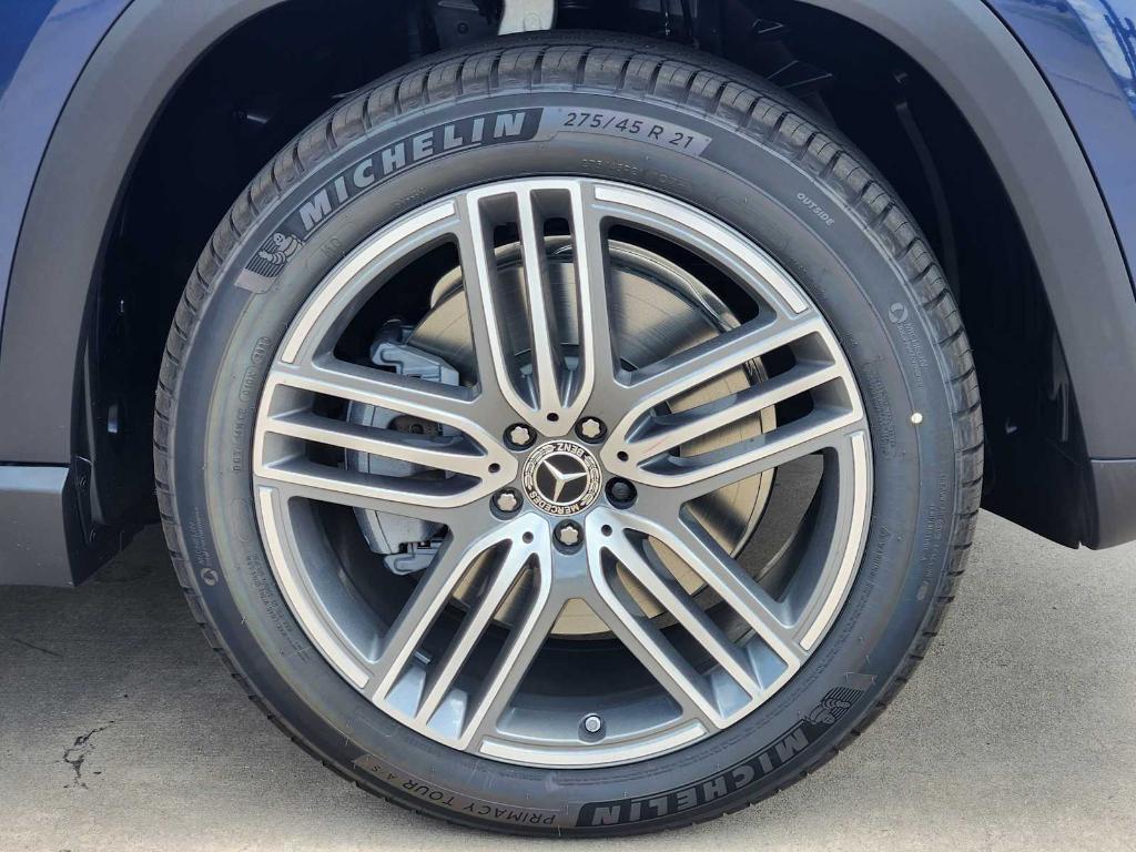 new 2025 Mercedes-Benz GLS 450 car, priced at $93,075