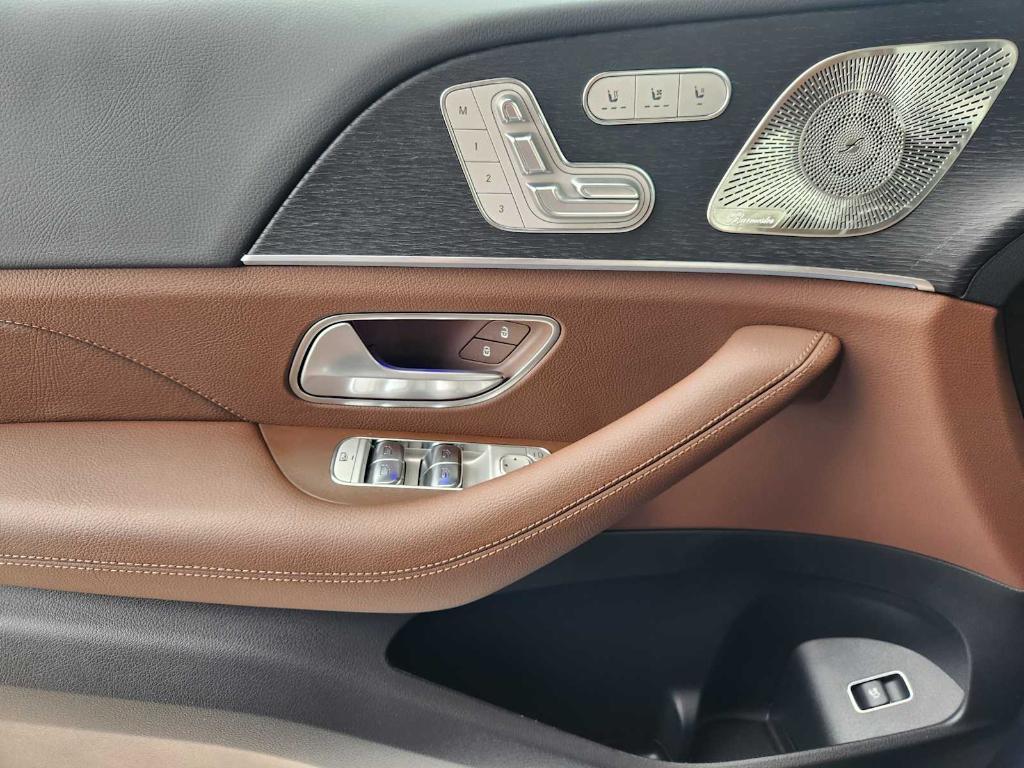 new 2025 Mercedes-Benz GLS 450 car, priced at $93,075
