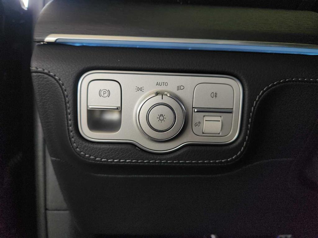 new 2025 Mercedes-Benz GLS 580 car, priced at $122,680