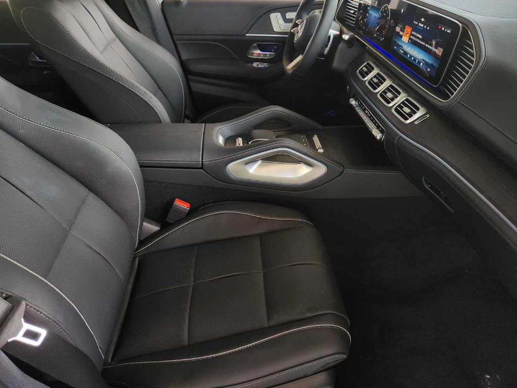new 2025 Mercedes-Benz GLS 580 car, priced at $122,680