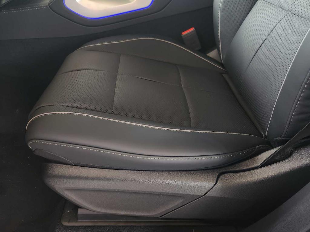 new 2025 Mercedes-Benz GLS 580 car, priced at $122,680