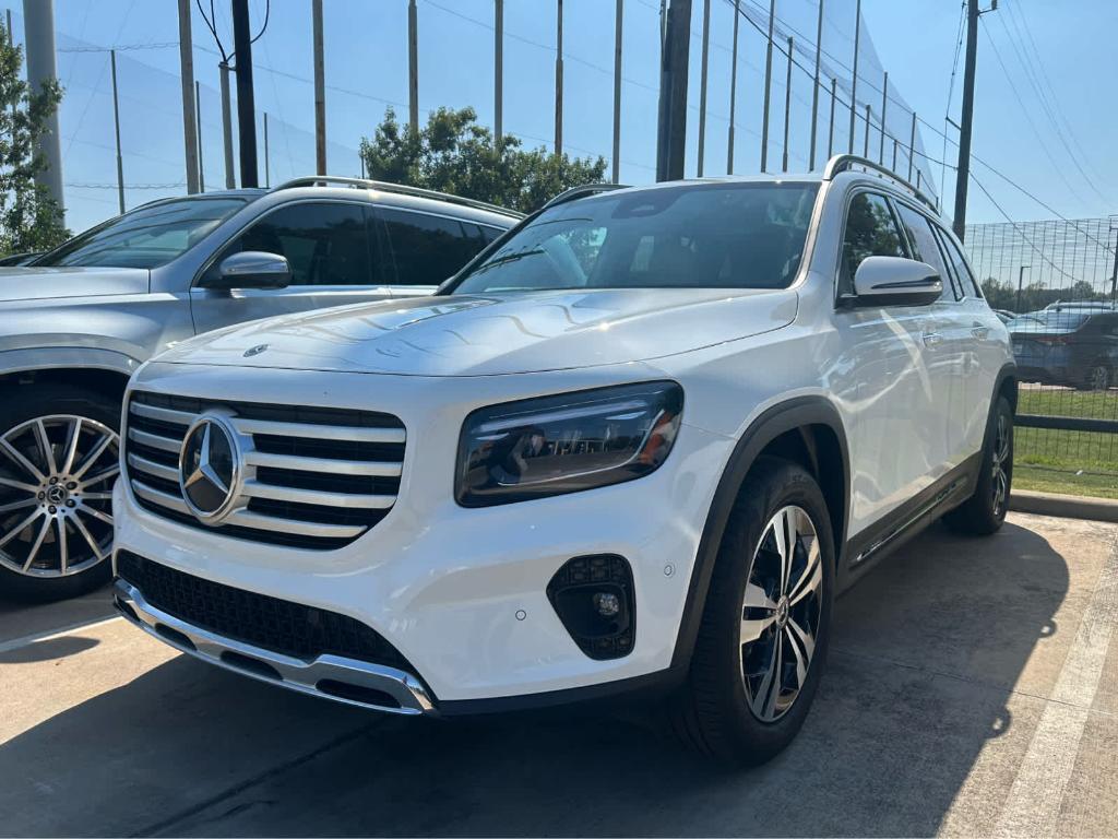 used 2025 Mercedes-Benz GLB 250 car, priced at $38,990