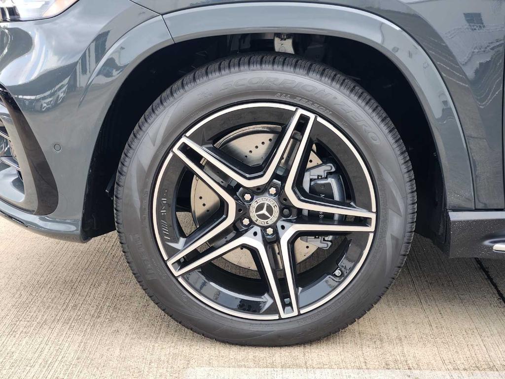 new 2025 Mercedes-Benz GLS 450 car, priced at $103,805
