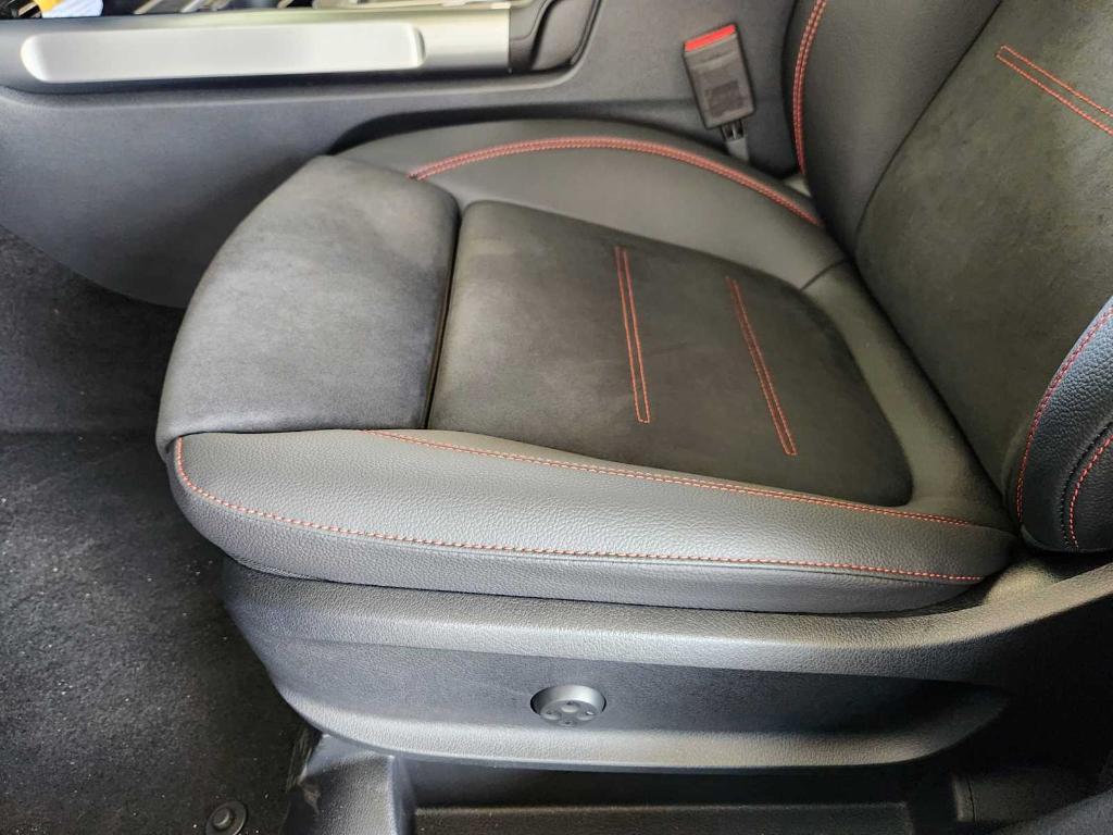 new 2025 Mercedes-Benz GLB 250 car, priced at $53,755
