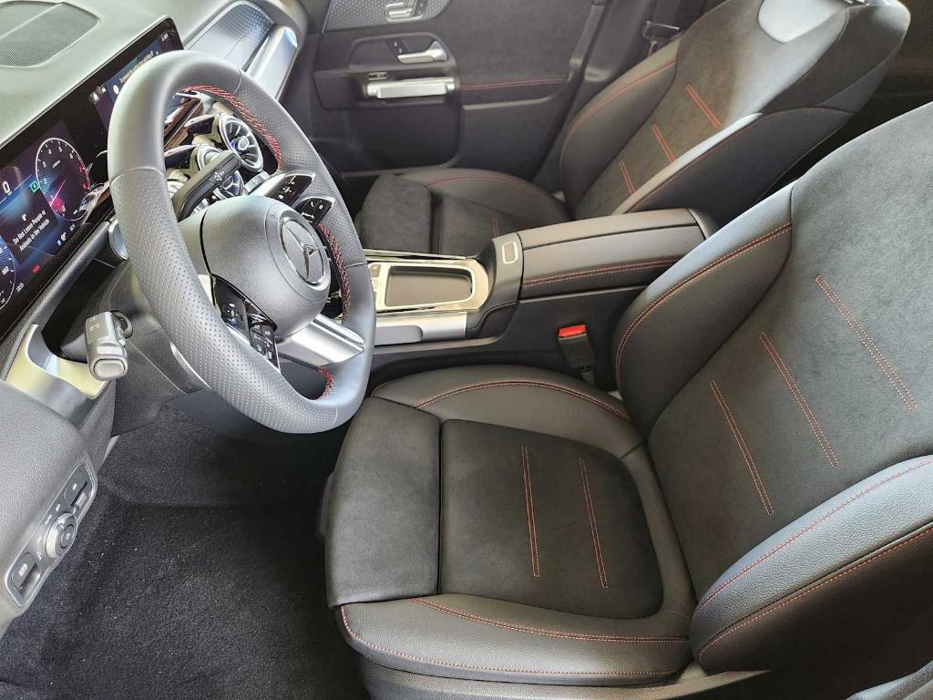new 2025 Mercedes-Benz GLB 250 car, priced at $53,755
