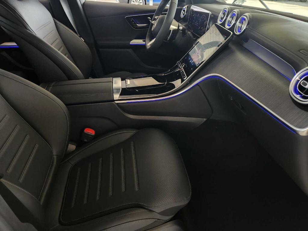 new 2025 Mercedes-Benz GLC 300 car, priced at $61,175