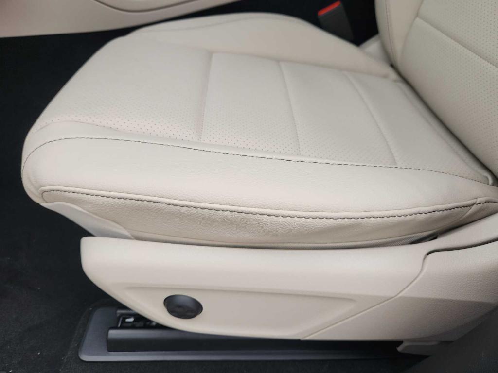 new 2025 Mercedes-Benz GLE 350 car, priced at $63,000