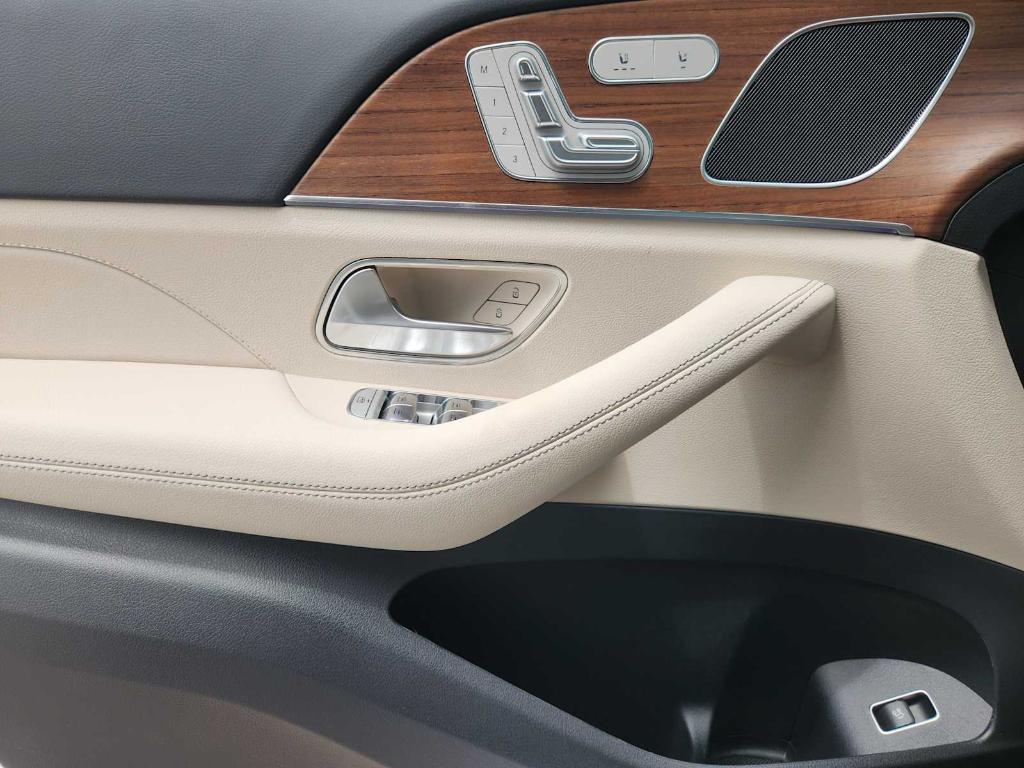 new 2025 Mercedes-Benz GLE 350 car, priced at $63,000