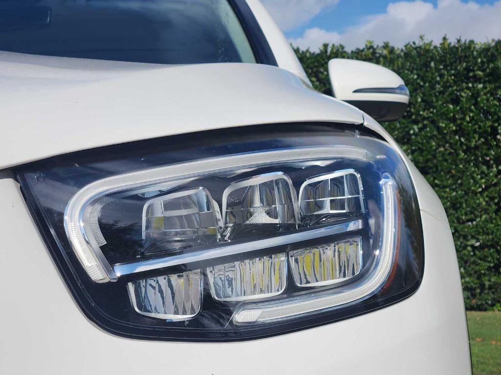 used 2022 Mercedes-Benz GLC 300 car, priced at $31,995