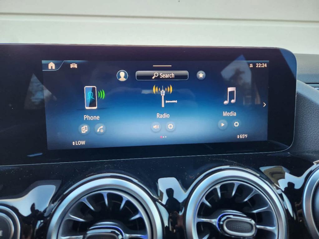 new 2025 Mercedes-Benz GLA 250 car, priced at $50,650