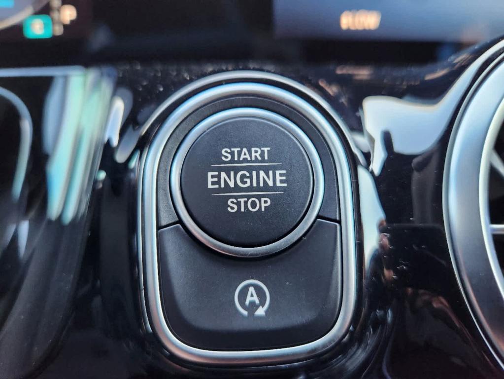 new 2025 Mercedes-Benz GLA 250 car, priced at $50,650