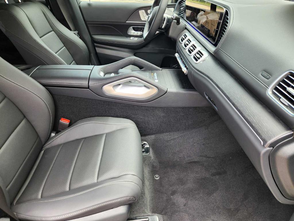 new 2025 Mercedes-Benz GLS 450 car, priced at $102,010