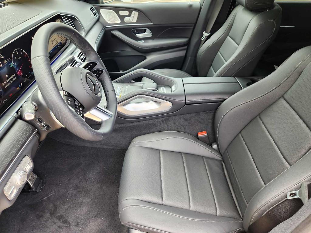 new 2025 Mercedes-Benz GLS 450 car, priced at $102,010