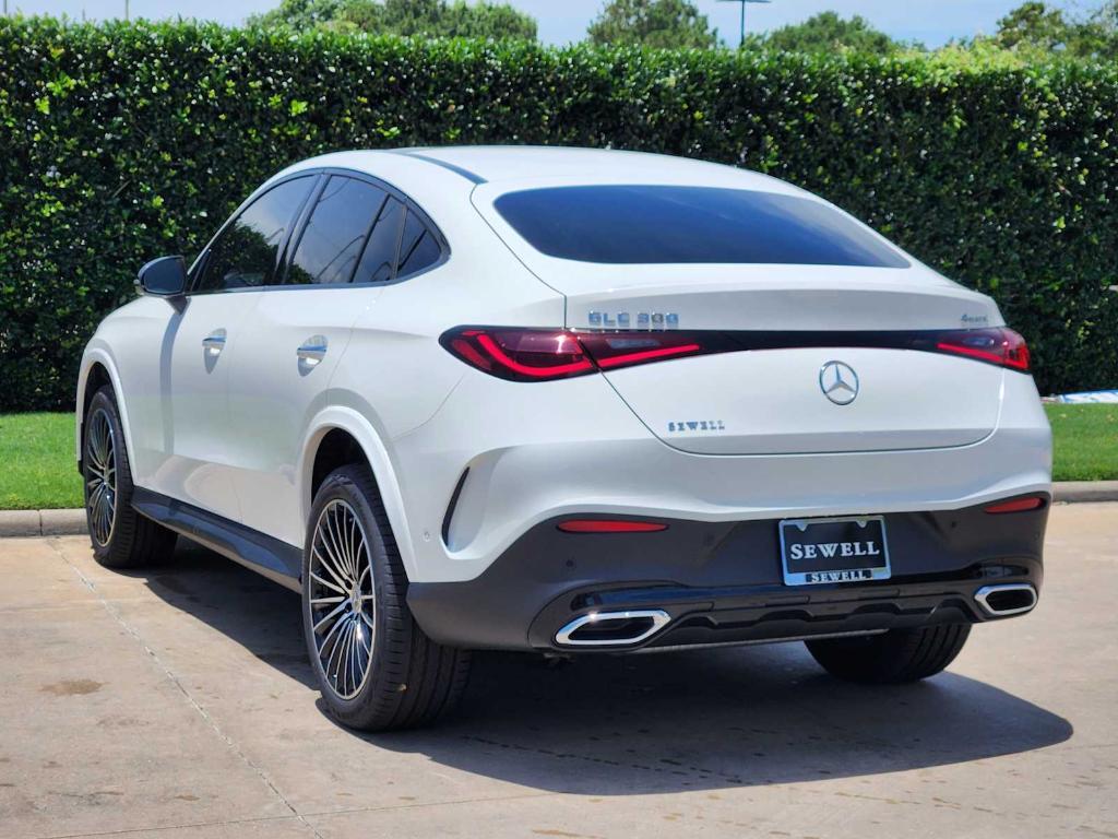 new 2025 Mercedes-Benz GLC 300 car, priced at $68,675