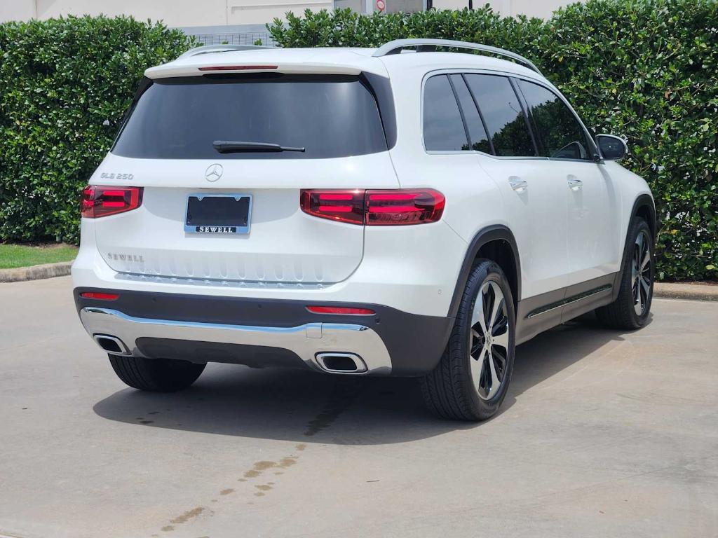 used 2025 Mercedes-Benz GLB 250 car, priced at $37,991