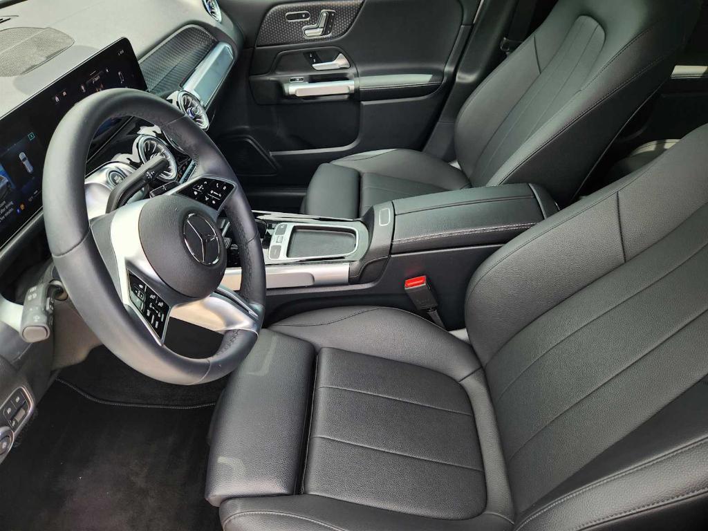 used 2025 Mercedes-Benz GLB 250 car, priced at $37,991