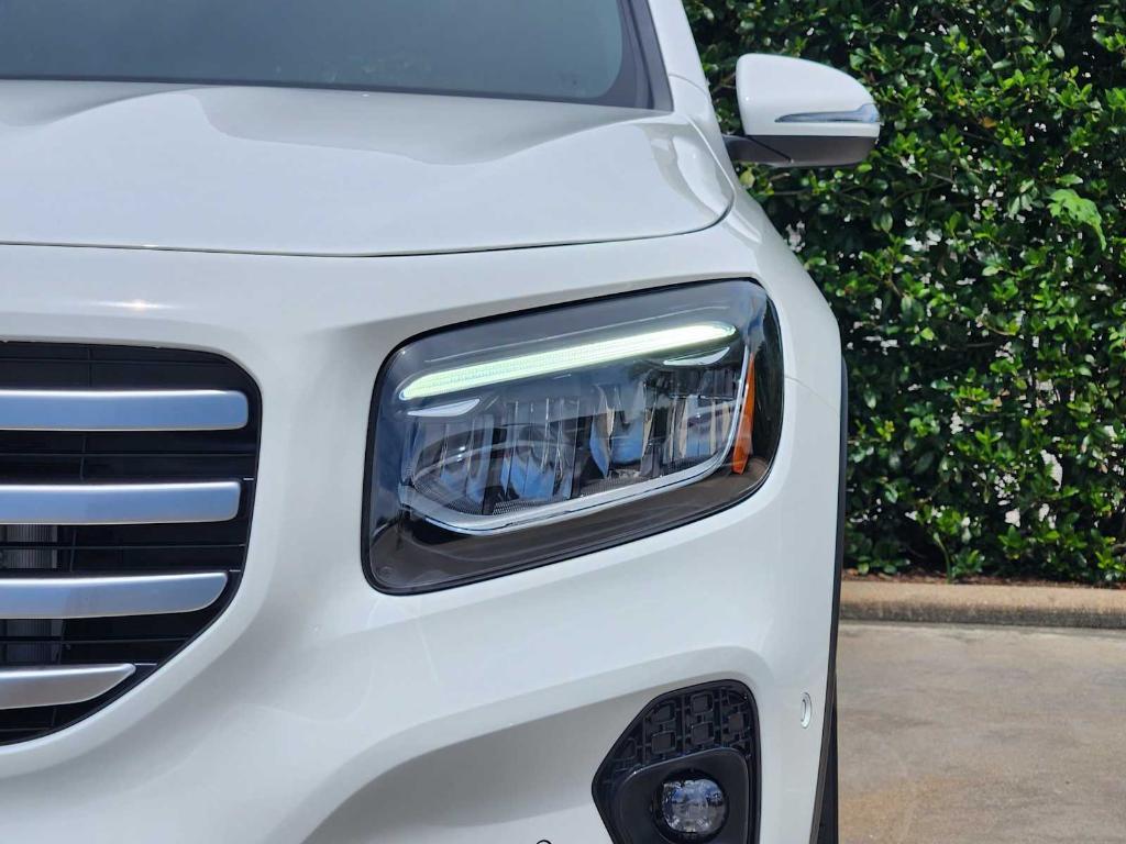 used 2025 Mercedes-Benz GLB 250 car, priced at $37,991