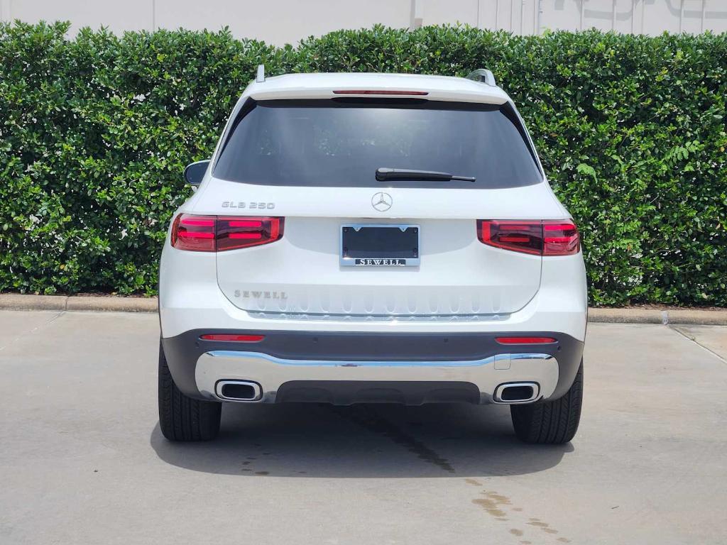 used 2025 Mercedes-Benz GLB 250 car, priced at $37,991