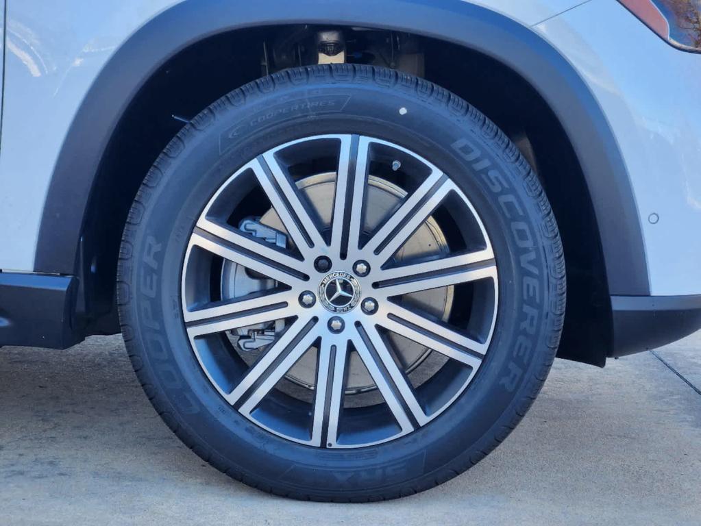 new 2025 Mercedes-Benz GLE 450 car, priced at $78,345