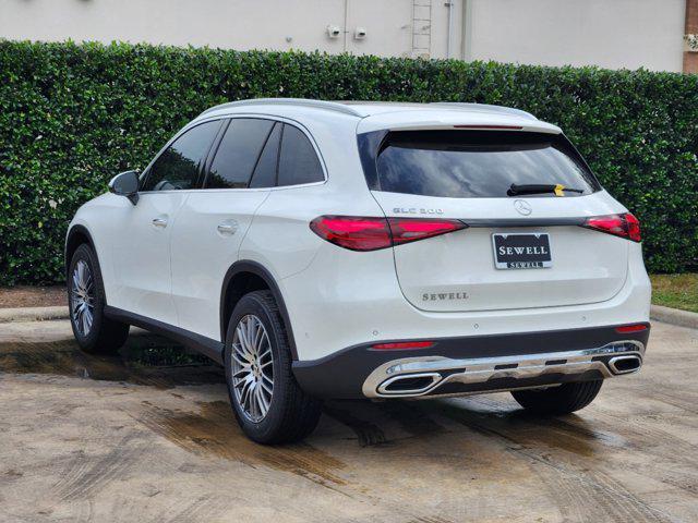 new 2025 Mercedes-Benz GLC 300 car, priced at $56,175