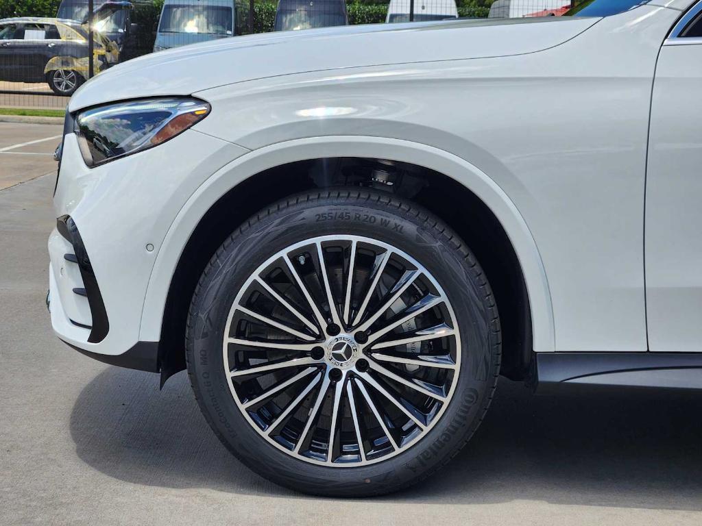 new 2025 Mercedes-Benz GLC 300 car, priced at $57,665