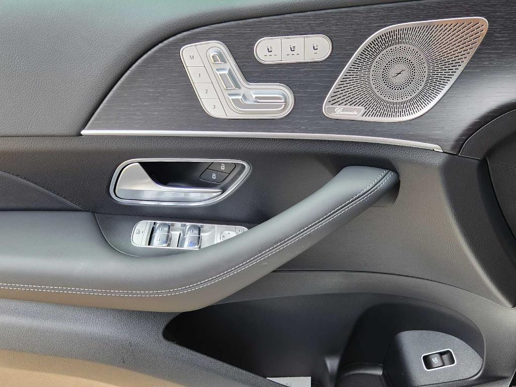 new 2025 Mercedes-Benz GLE 450 car, priced at $87,215