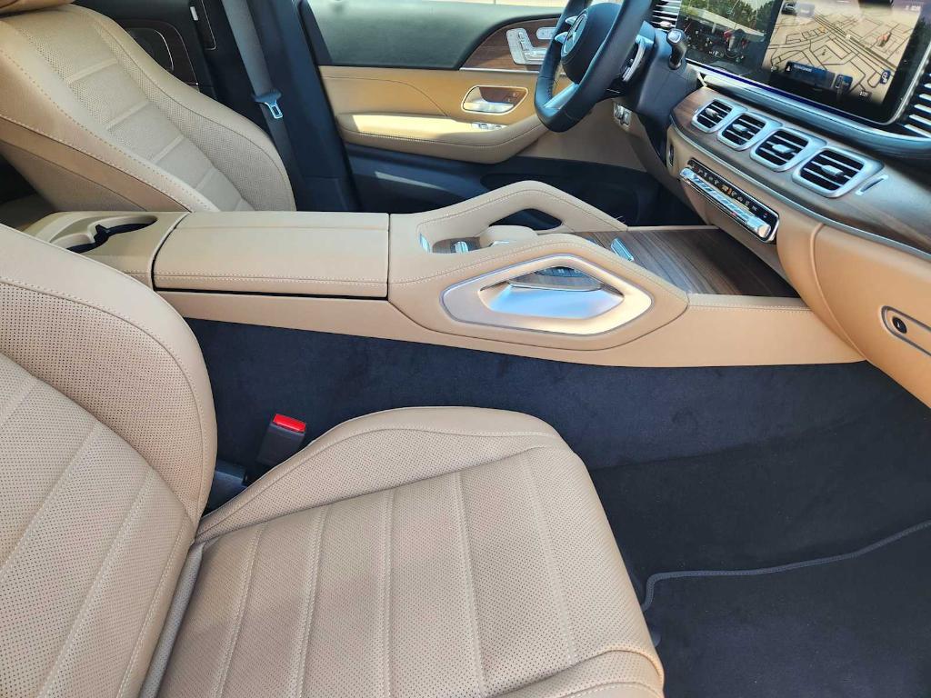 new 2025 Mercedes-Benz GLS 450 car, priced at $99,675