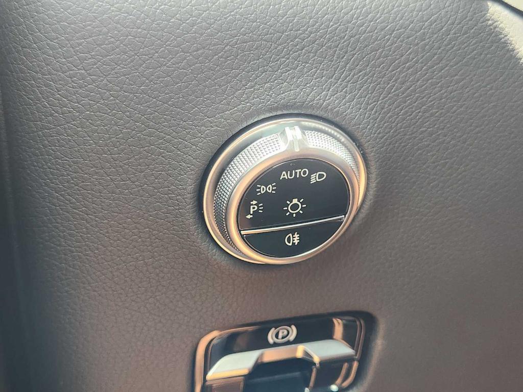 used 2025 Mercedes-Benz GLC 300 car, priced at $43,692