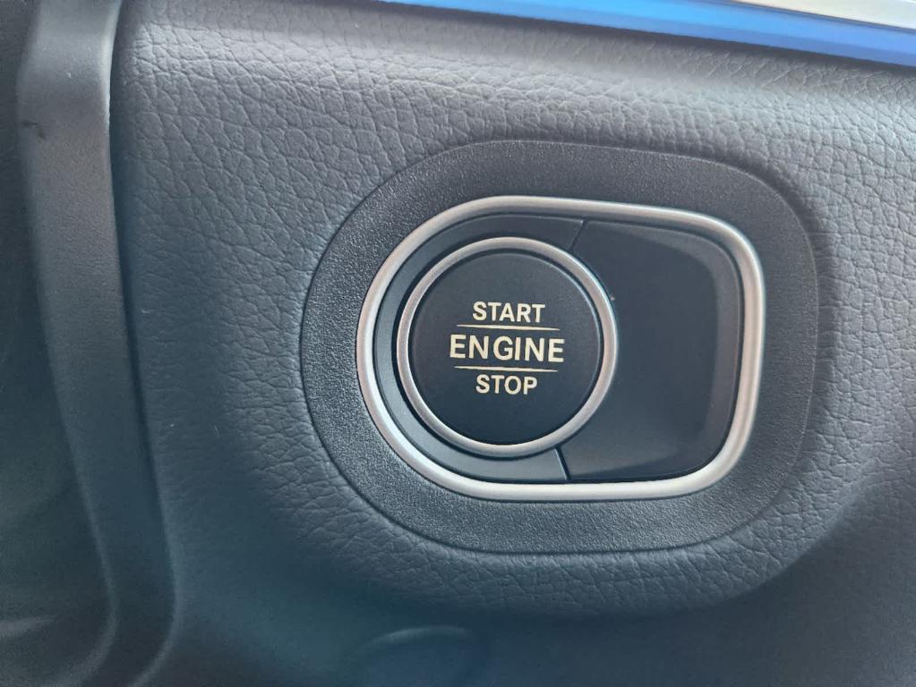 new 2025 Mercedes-Benz GLE 450e car, priced at $80,310