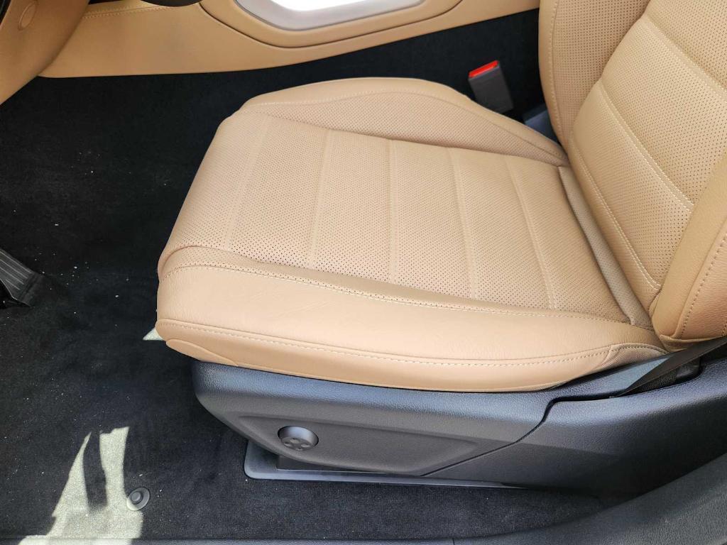 new 2025 Mercedes-Benz GLE 350 car, priced at $75,665