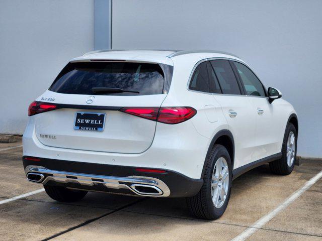 new 2025 Mercedes-Benz GLC 300 car, priced at $53,825