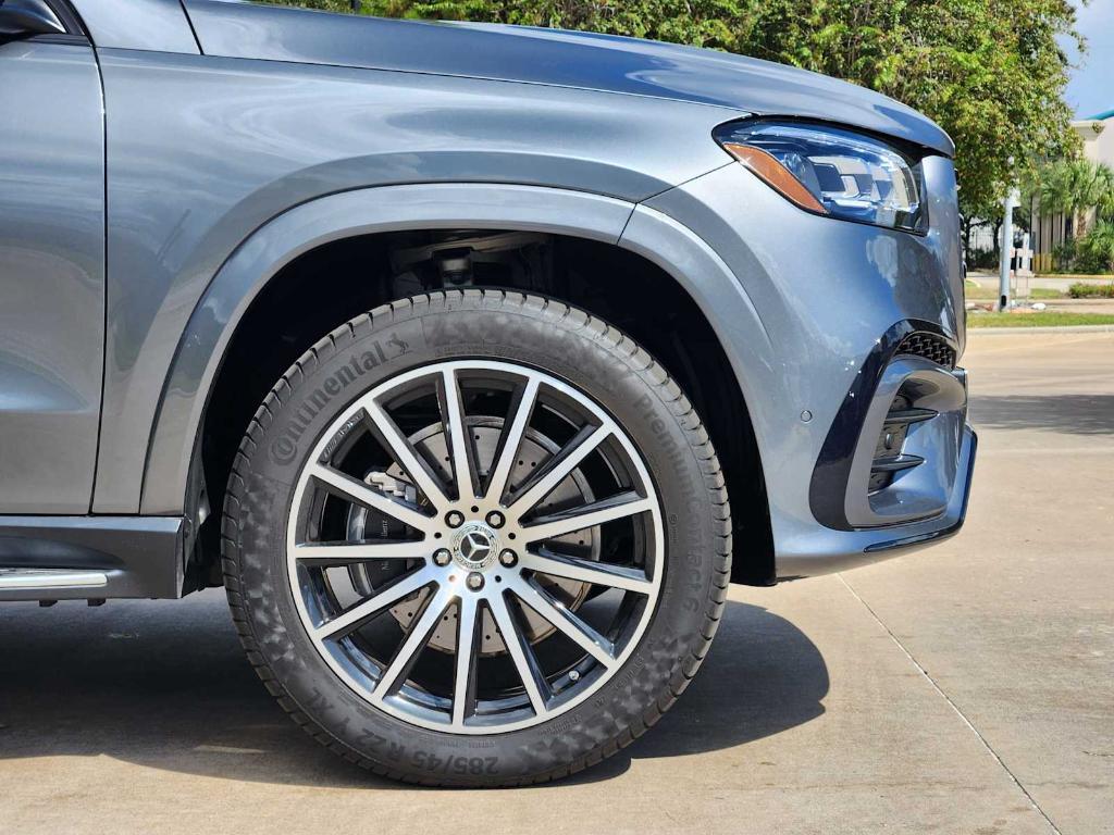 used 2025 Mercedes-Benz GLS 580 car, priced at $105,991