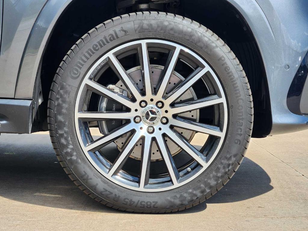 used 2025 Mercedes-Benz GLS 580 car, priced at $105,991