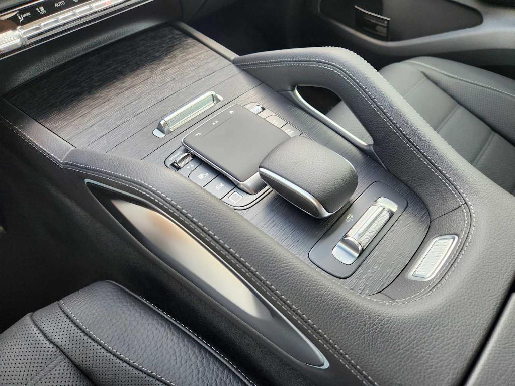 new 2026 Mercedes-Benz GLE 580 car, priced at $95,580